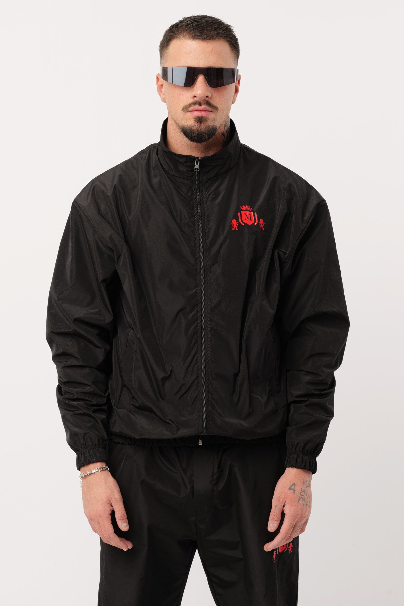 Fato de treino Tech Preto Logo Vermelho