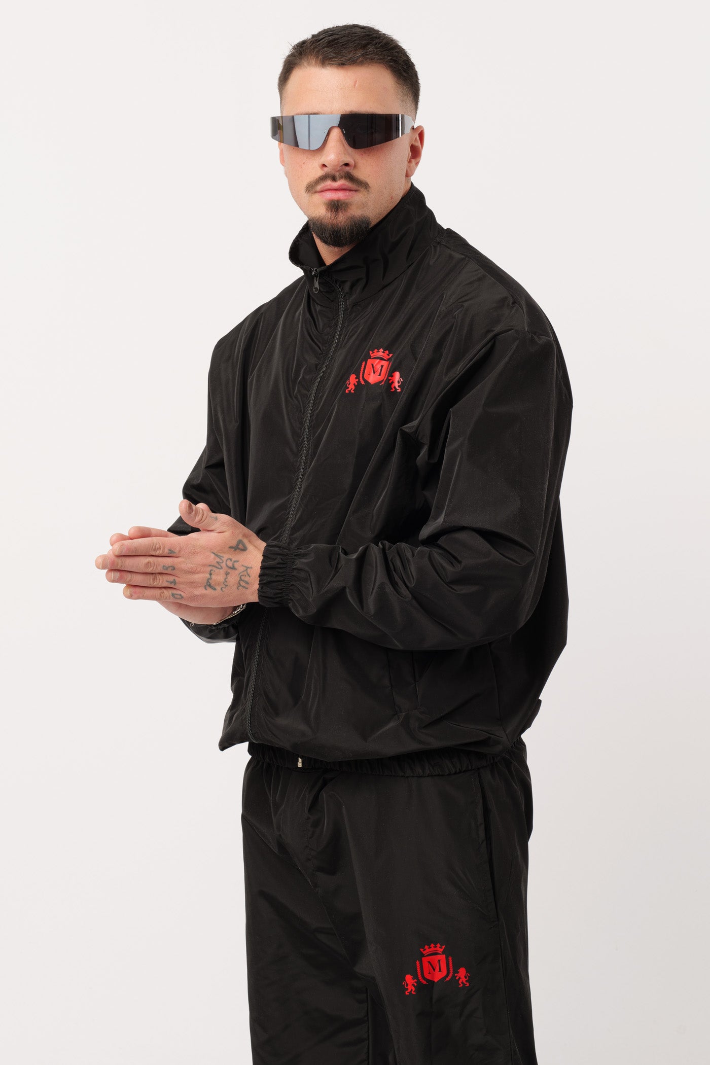 Fato de treino Tech Preto Logo Vermelho