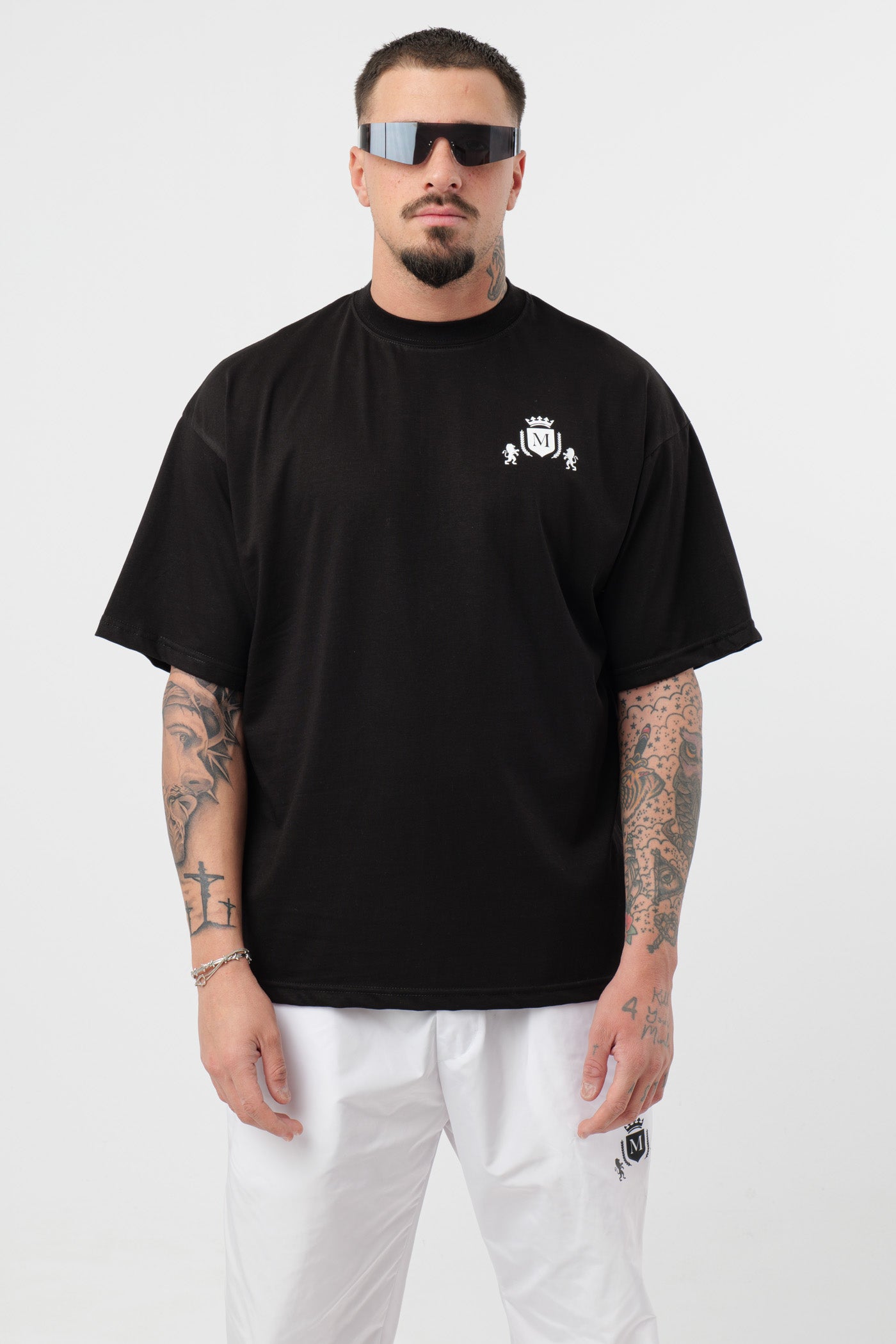 T-shirt Preta com Logo Preto