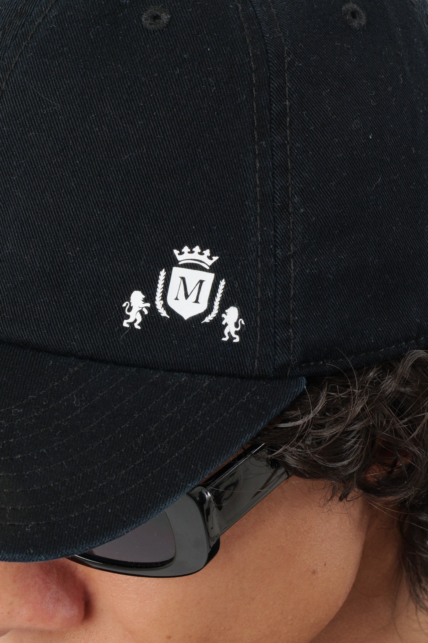 Boné Preto com Mini-Logo Branco