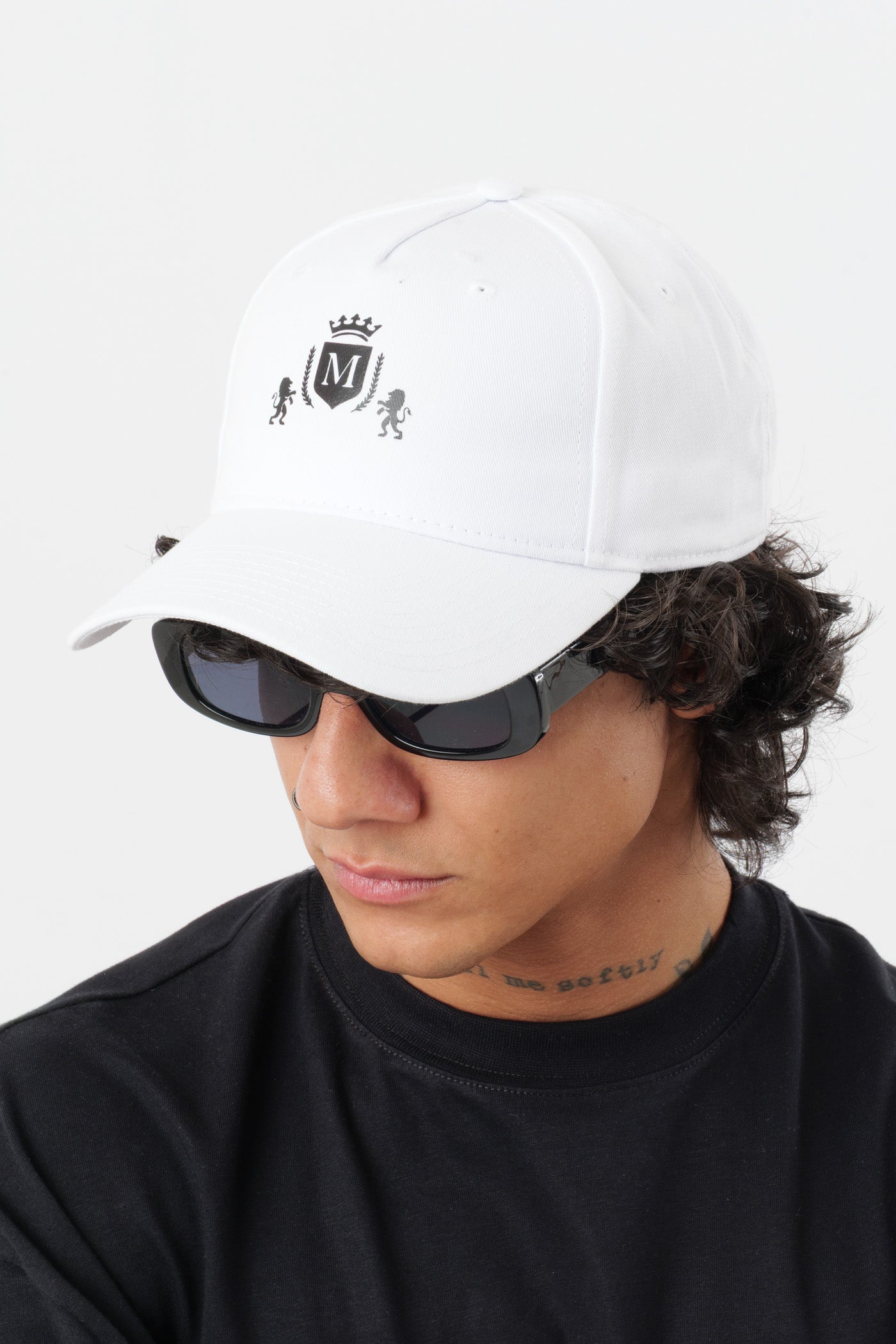 Boné Branco com Logótipo Preto
