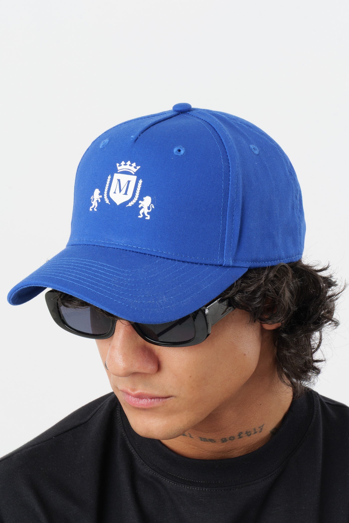 Boné Royal com Logo Branco