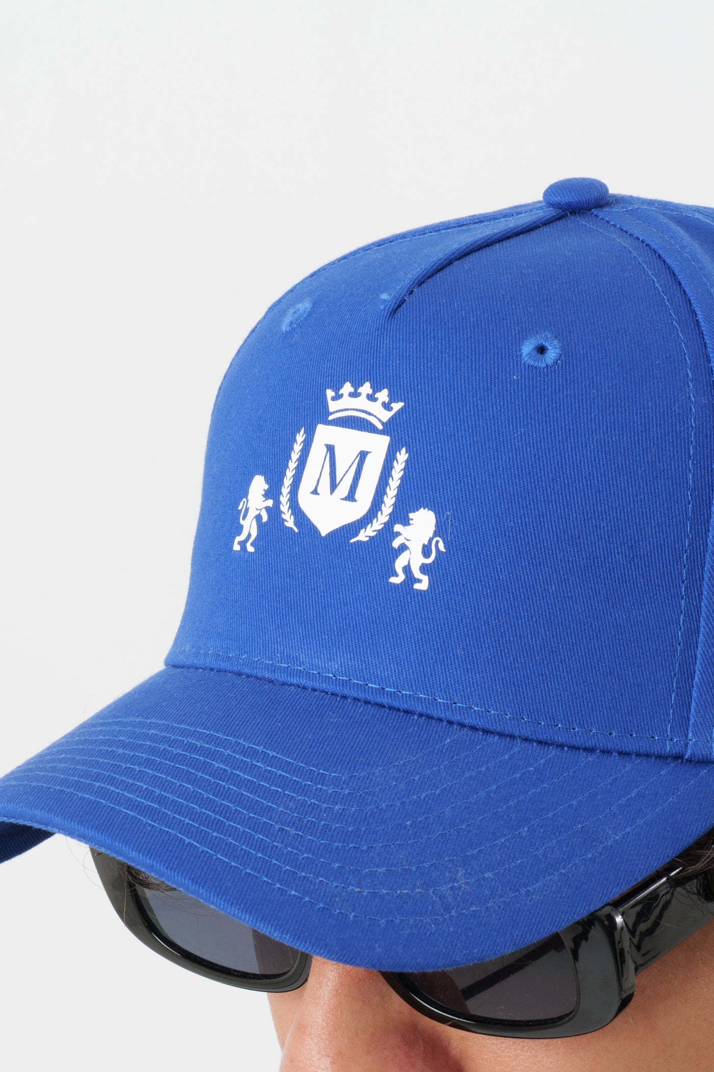 Boné Royal com Logo Branco