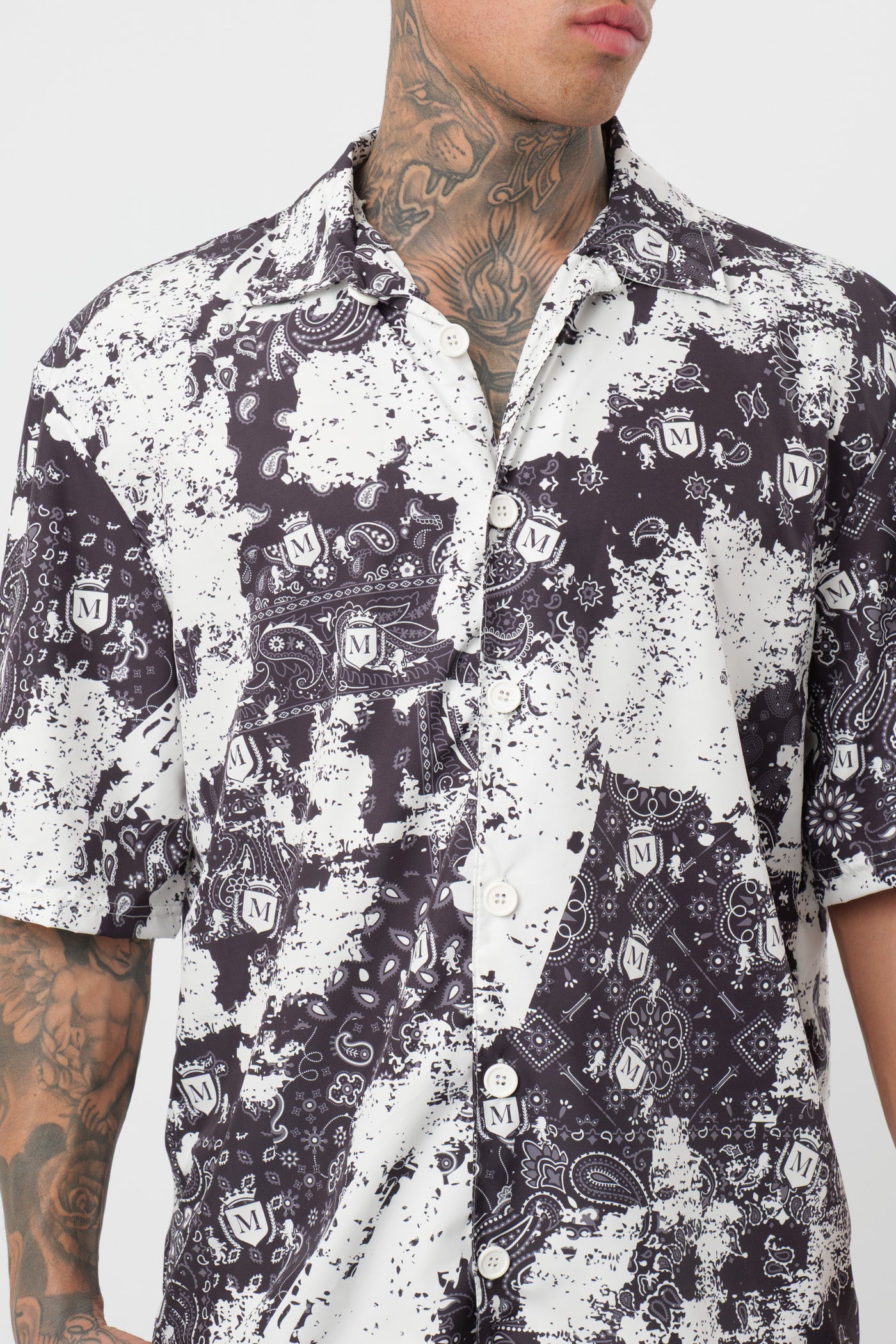 Coordenado Paisley Preto