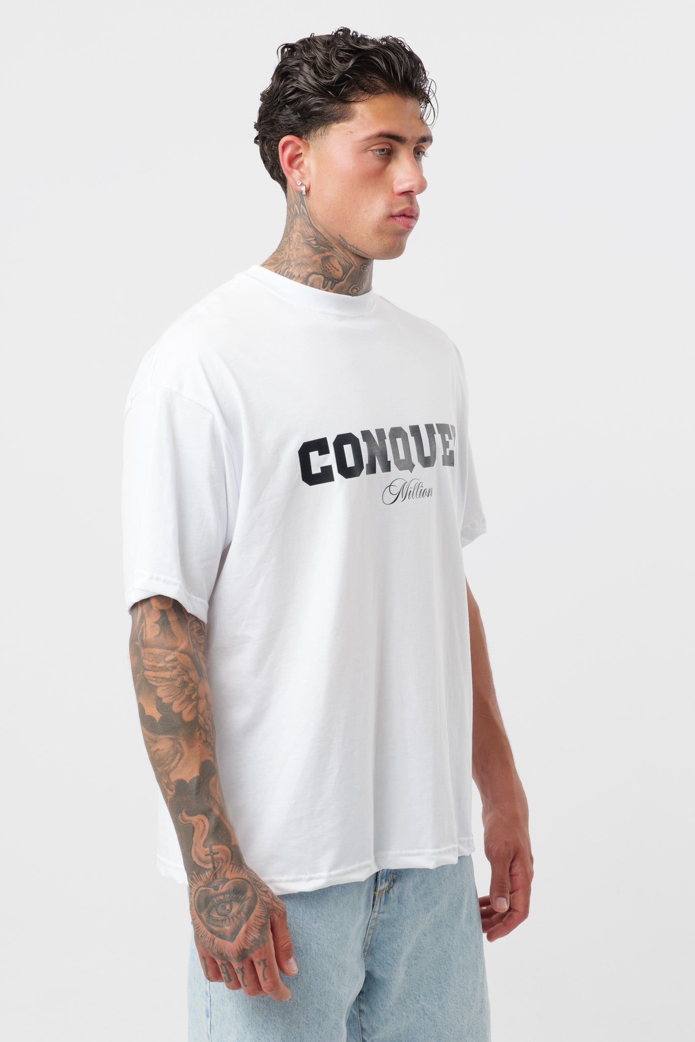 T-shirt Conquer Branca