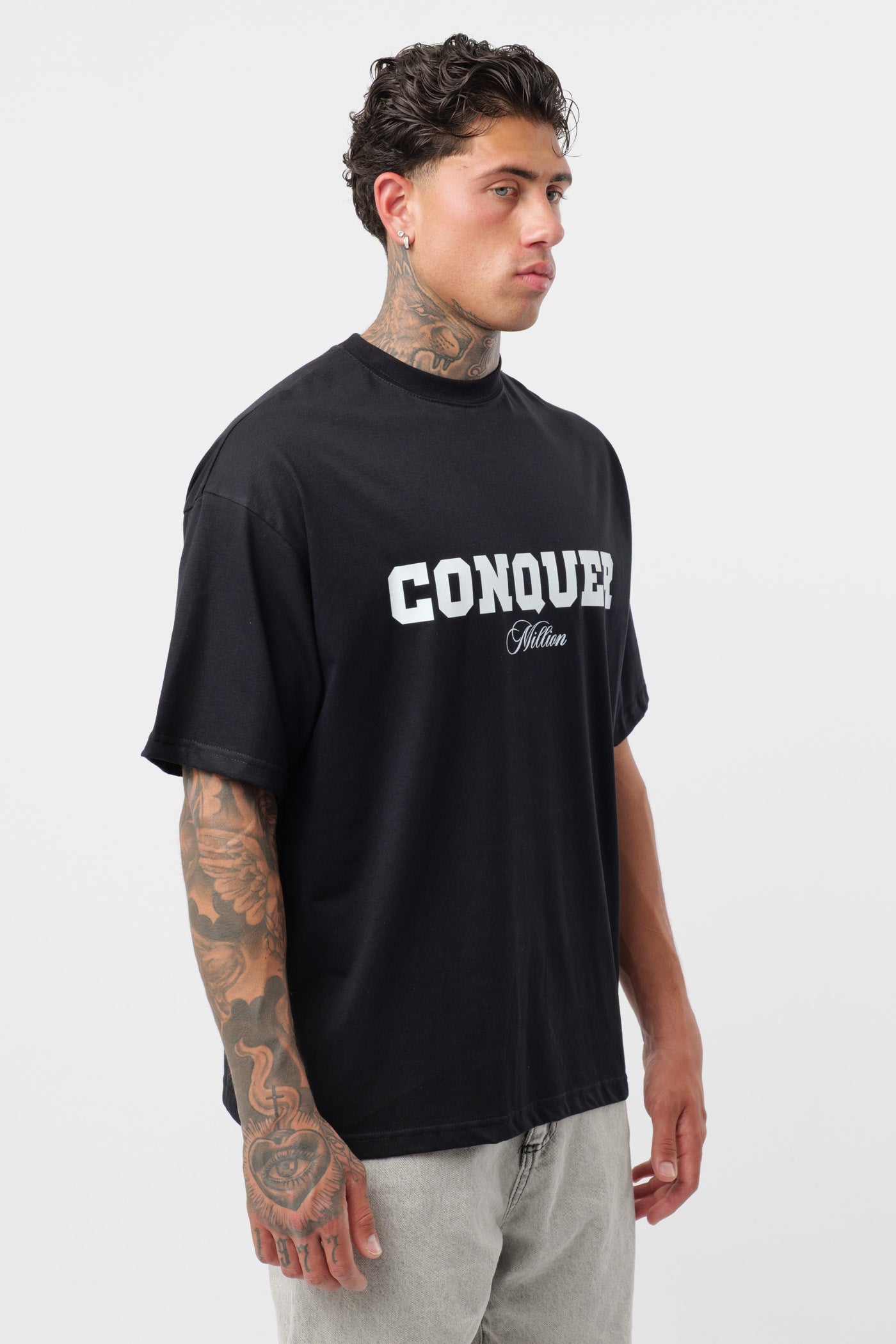 T-shirt Conquer Preta