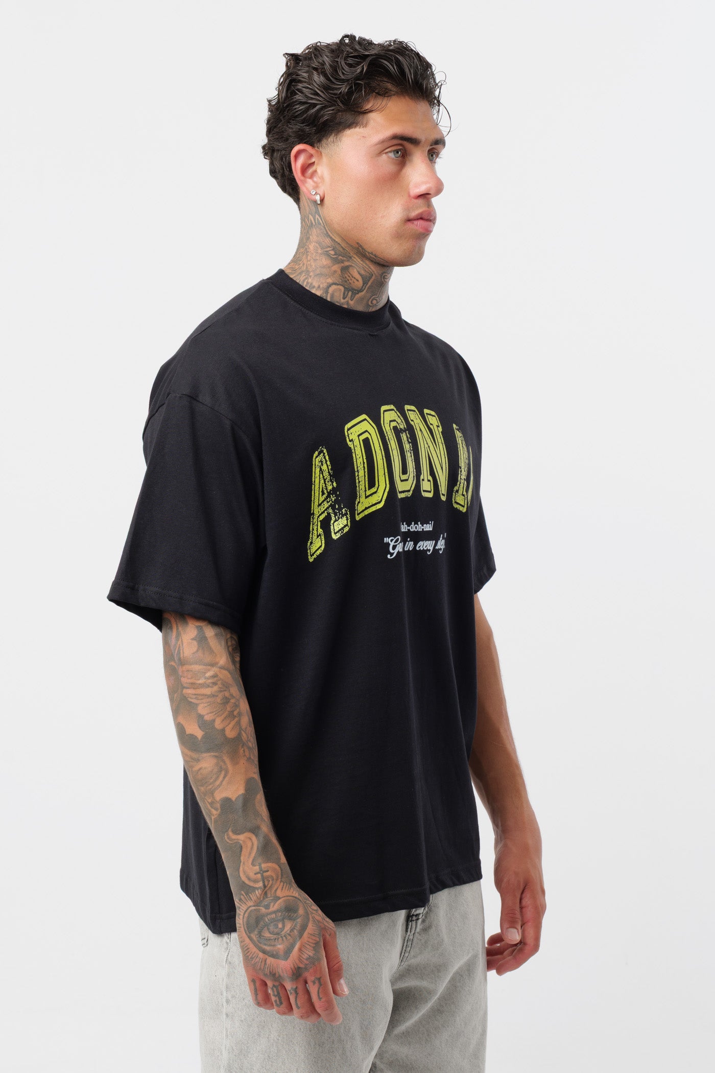 T-shirt Adonai Preta