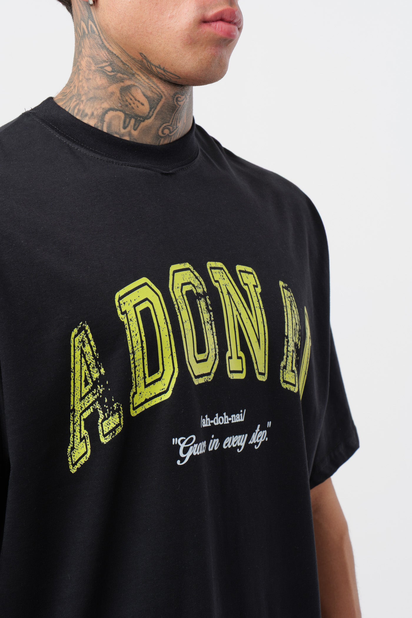 T-shirt Adonai Preta