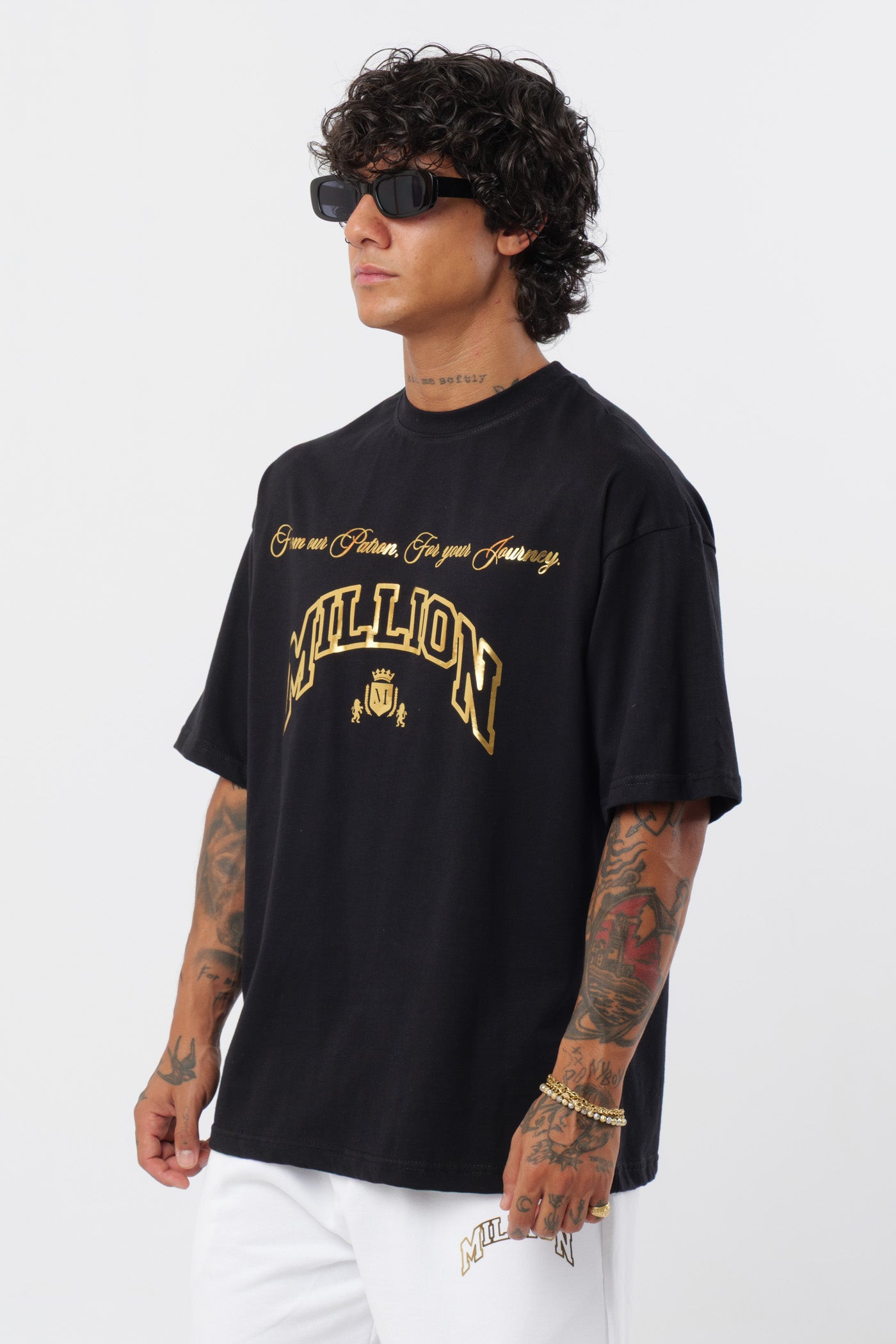 T-shirt Preta Gold Patron