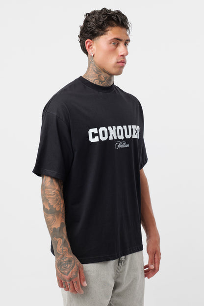 T-shirt Conquer Preta