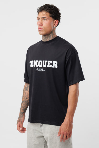 T-shirt Conquer Preta