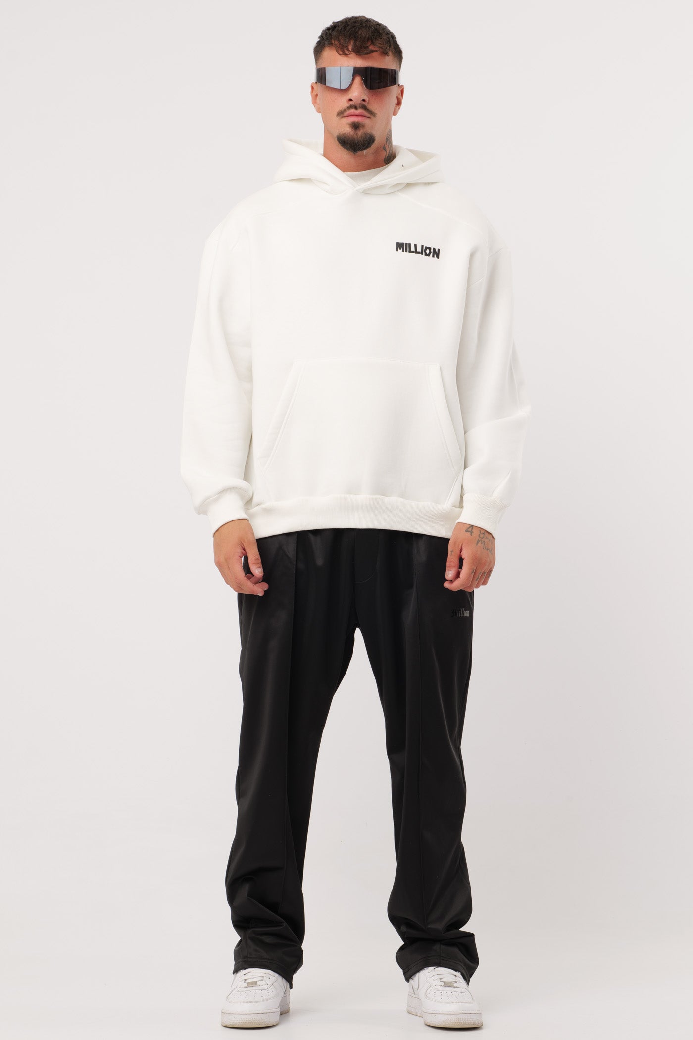 Hoodie Preto Lonely Branca