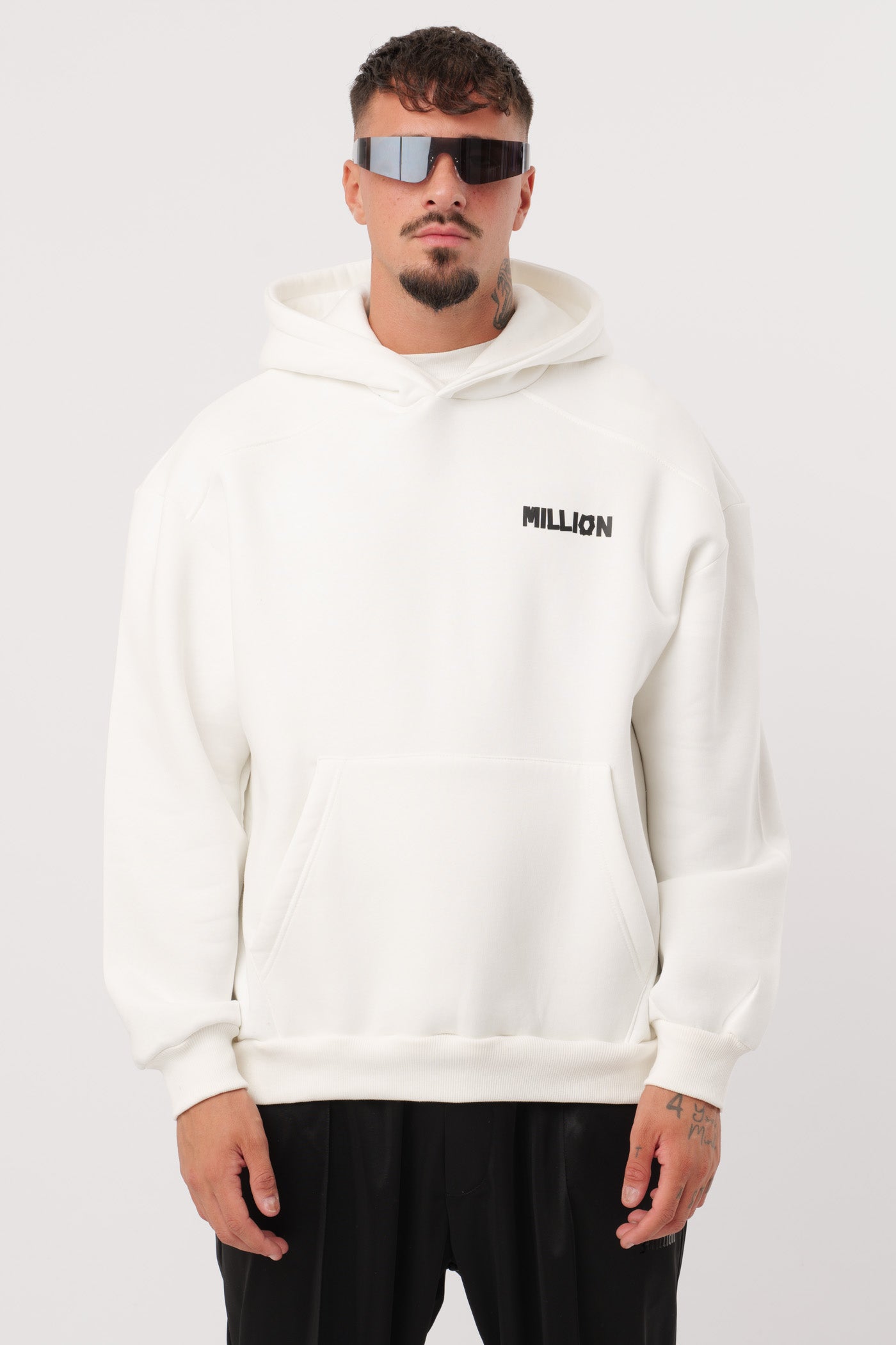 Hoodie Preto Lonely Branca