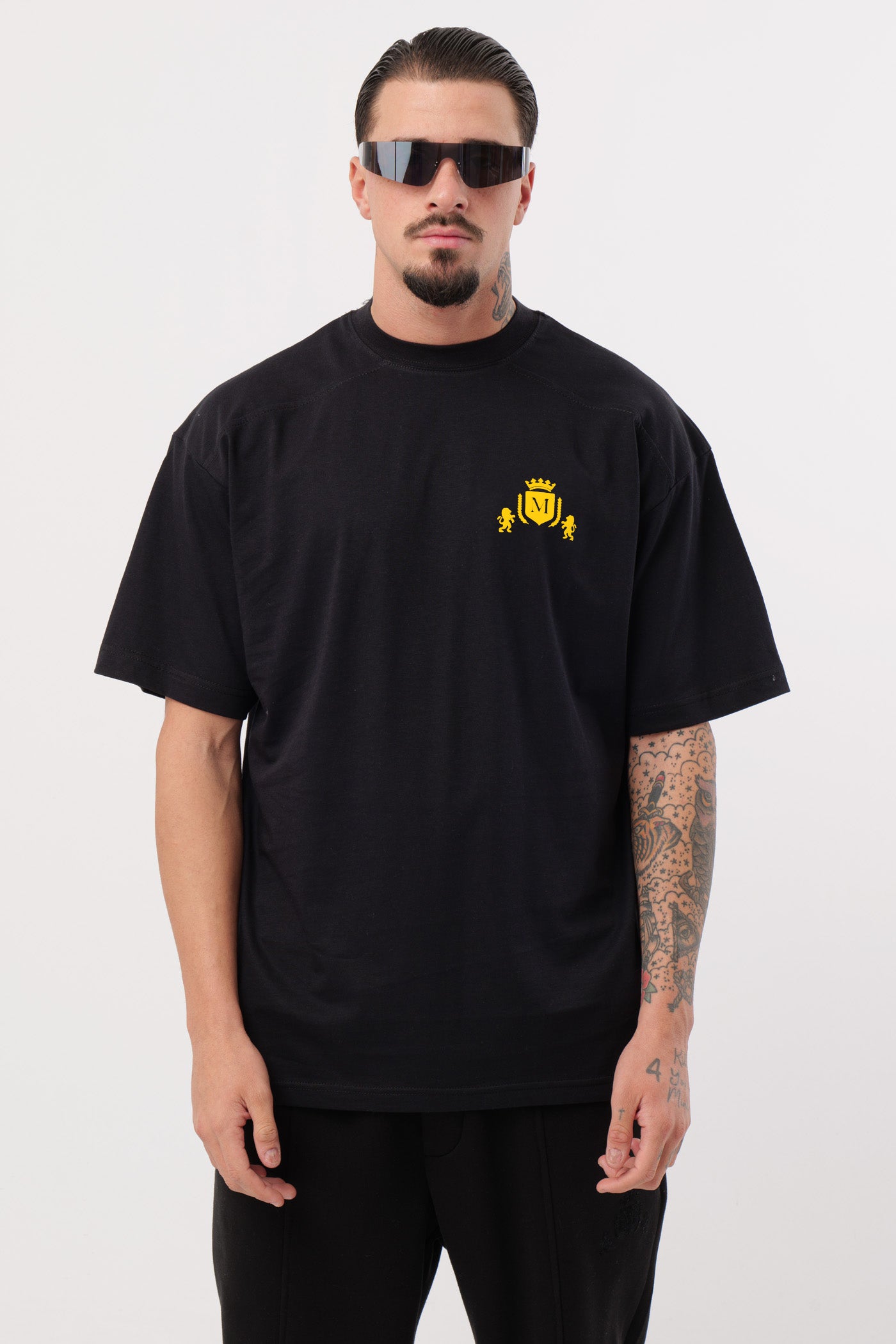 T-shirt Logo Preta Amarela